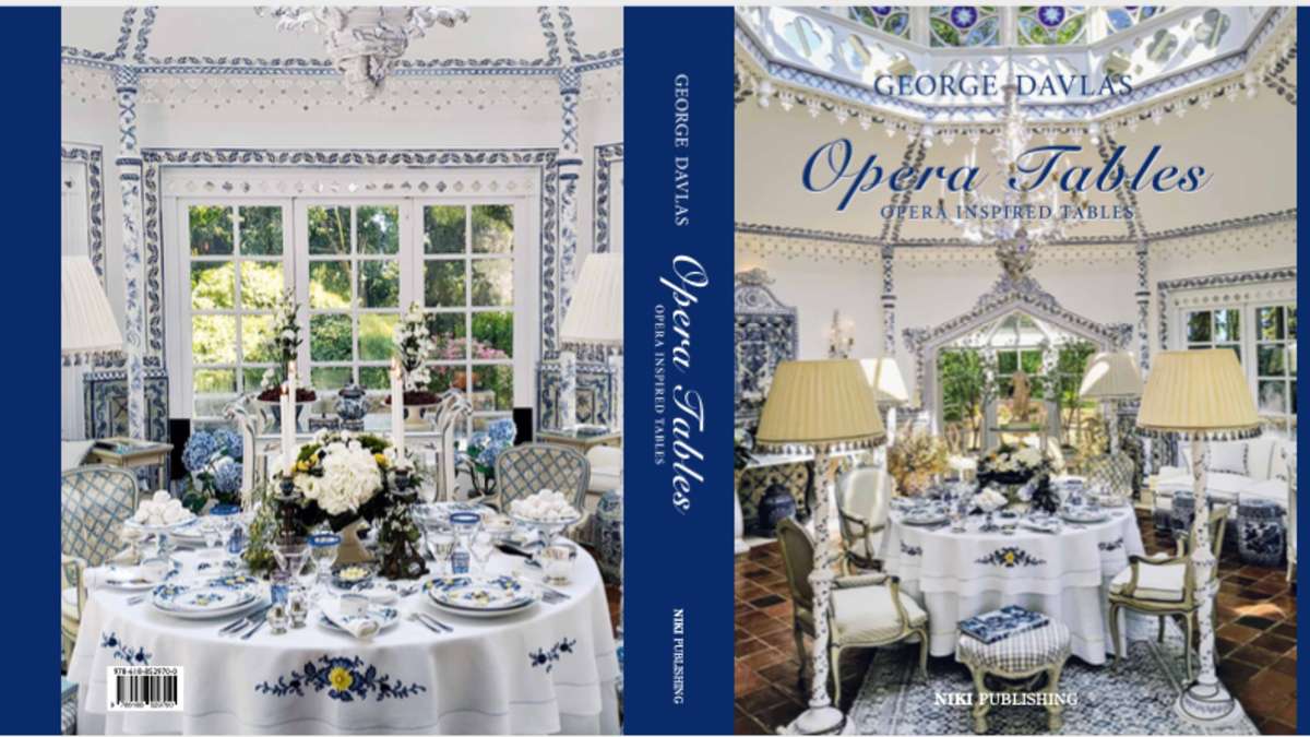 “Οpera Tables”: Στα κείμενά του κρύβει την ιστορία της κάθε όπερας στη γλώσσα που αυτή έχει αποδοθεί