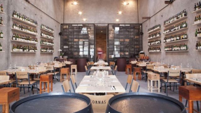 11+1: Τα καλύτερα wine bars της Αθήνας για τους μετρ του είδους!