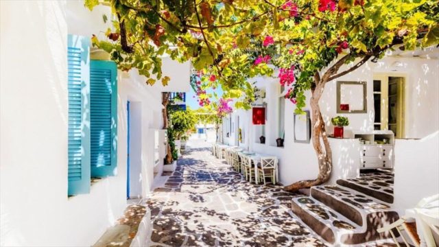 Οδηγός για οικονομικά, ασφαλή ταξίδια και «κρυφές» εξωτικές παραλίες στην Αττική