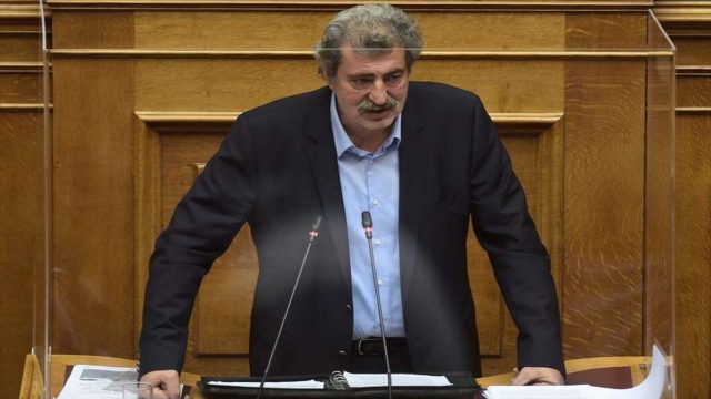Συντάχθηκε με τους αντιεμβολιαστές από τη Βουλή ο Πολάκης – Σφοδρή επίθεση από τη Νέα Δημοκρατία
