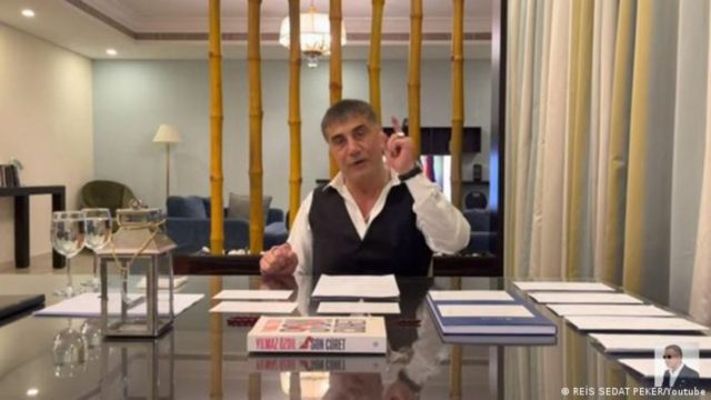 Σεντάτ Πεκέρ: Φοβάται πως θα τον δολοφονήσουν – Νέο βίντεο από τον Τούρκο αρχιμαφιόζο
