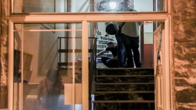 Πετράλωνα: Tαυτοποιήθηκε ο δράστης της αρπαγής και του βιασμού της 50χρονης καθαρίστριας – Επτά φορές τη βίασαν και την ξυλοκόπησαν