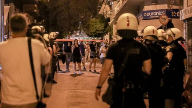 Βιασμός στα Πετράλωνα: Η μητέρα του δράστη εύχεται στους αστυνομικούς… να τον πιάσουν!