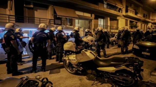 Πετράλωνα: Κατά συρροή βιαστής ο δράστης της επίθεσης στην 50χρονη καθαρίστρια – Είχε βιάσει 22χρονη και βγήκε έξω με τον νόμο Παρασκευόπουλου