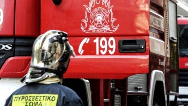 Νεκρός πυροσβέστης στην Κυπαρισσία: Παρασύρθηκε από διερχόμενο αυτοκίνητο μόλις κατέβηκε από το πυροσβεστικό όχημα