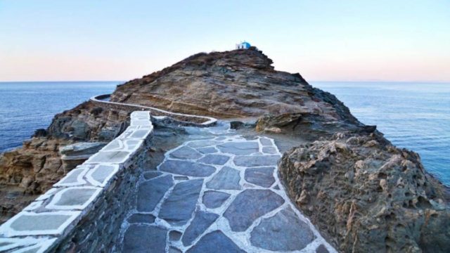 Το νησί του Αιγαίου που αποτελεί τον πιο hot καλοκαιρινό προορισμό – Γραφικό και οικονομικό!
