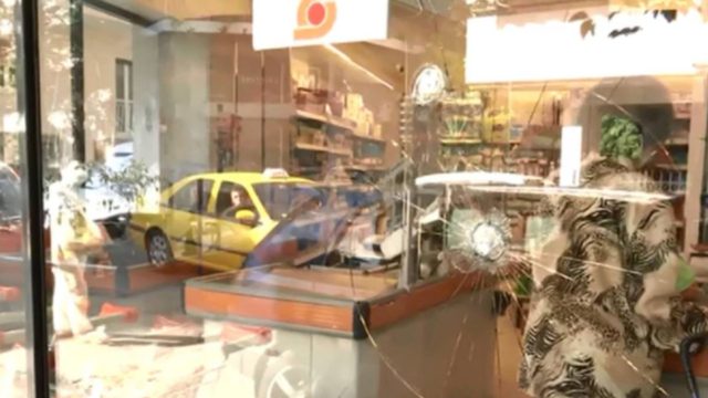 Διαλύουν τα σούπερ μάρκετ Σκλαβενίτης!