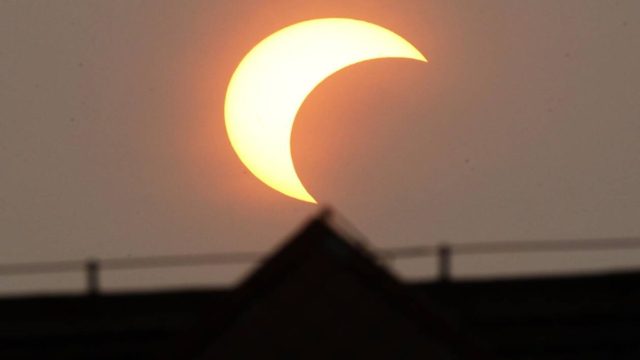 Εκλειψη Ηλίου: Τι είναι το «Δαχτυλίδι της φωτιάς» που θα συμβεί σήμερα – Πού θα είναι ορατό