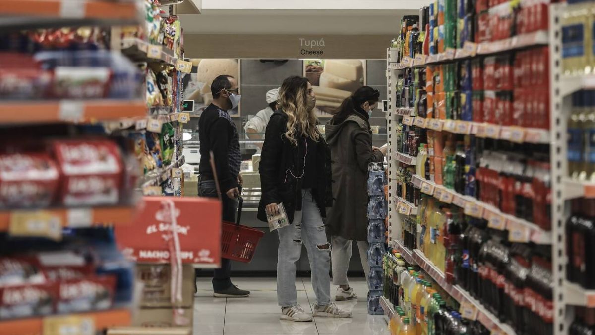 Σούπερ μάρκετ: Αλλάζει το ωράριο λειτουργίας – Τι ισχύει για φούρνους – Αυξήσεις έως και 20% σε βασικά τρόφιμα!