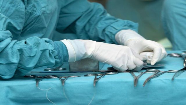 «Εχασα την 14χρονη κόρη μου από ιατρικό λάθος» – Τι καταγγέλλει ιερέας