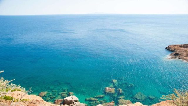 2 “μυστικές” παραλίες στην Αττική για να κάνετε τις βουτιές σας