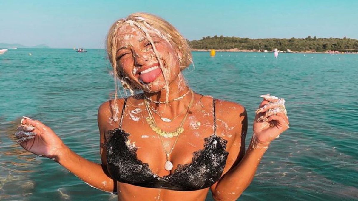 Ιωάννα Τούνη: Oι νέες αποκαλυπτικές πόζες κάτω από τον ήλιο της Ρόδου – Το πρόβλημα υγείας που την ταλαιπώρησε