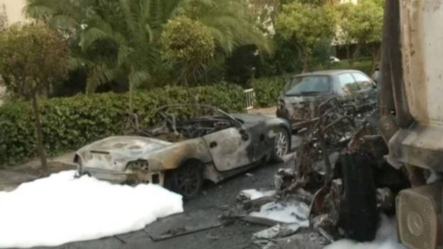 Τρομακτικό τροχαίο στο Καβούρι: Απορριμματοφόρο συγκρούστηκε με ΙΧ! Ισχυρές εκρήξεις και φωτιά