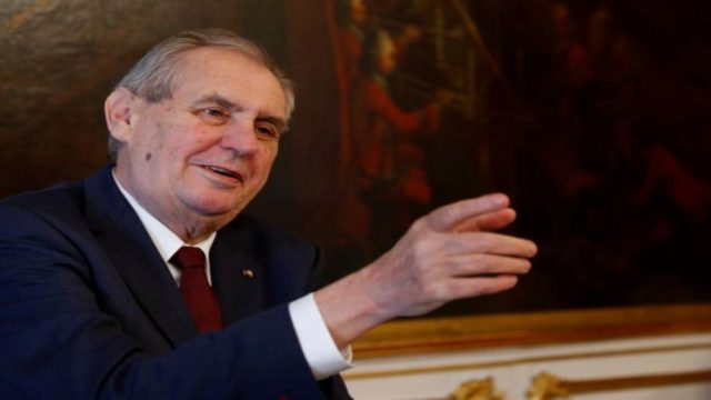 Ο πρόεδρος της Τσεχίας χαρακτήρισε «αηδιαστικά» τα διεμφυλικά άτομα – Τι περιλαμβάνει ο χαρακτηρισμός και ποια η διαφορά με τον όρο τρανσέξουαλ