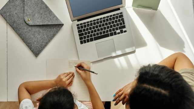 Voucher 200 ευρώ: Ξεκινούν οι αιτήσεις για το β’ κύκλο – Ποιοι οι δικαιούχοι