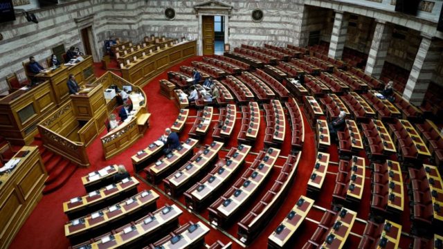 Υπερψηφίστηκε από Ν.Δ., ΣΥΡΙΖΑ, ΚΙΝ.ΑΛ. το ψηφιακό πιστοποιητικό Covid-19 – Αυτή είναι η πλατφόρμα για να το εκδώσετε