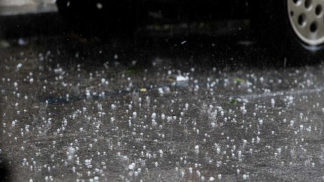 Η κακοκαιρία… έφτασε: Χαλάζι στην Κοζάνη και καταιγίδες στη Βόρεια Ελλάδα – Σε συναγερμό οι Αρχές