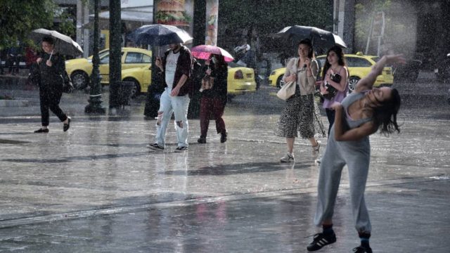 Καιρός σήμερα (21/07): Άστατος αλλά με άνοδο της θερμοκρασίας – Τι αναφέρει ο Κλέαρχος Μαρουσάκης;