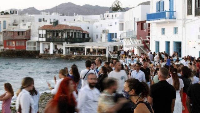 Μύκονος – Lockdown: Ποιες άλλες περιοχές θα ακολουθήσουν – Έξω φρενών οι επιχειρηματίες με τις χιλιάδες ακυρώσεις