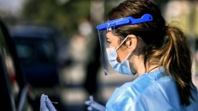 Κορωνοϊός: 948 κρούσματα στην Αττική και 319 στη Θεσσαλονίκη