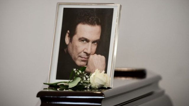 Τόλης Βοσκόπουλος: Ποιοι επώνυμοι έλειπαν από την κηδεία του;