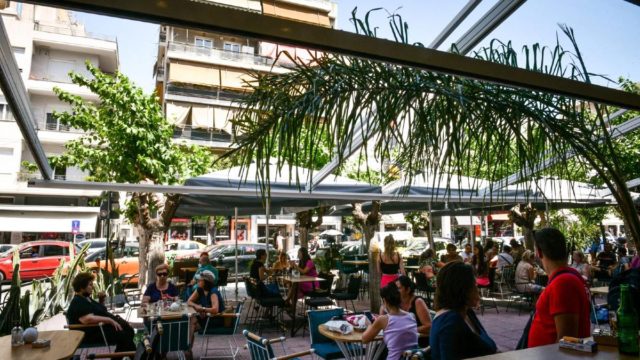 Εστίαση – Νέα μέτρα: Τι ισχύει για είσοδο σε κέντρα διασκέδασης και μπαρ