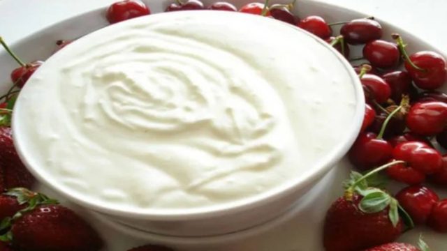 Δίαιτα: Χάστε μέχρι και 3 κιλά σε 7 ημέρες τρώγοντας γιαούρτι με μήλο