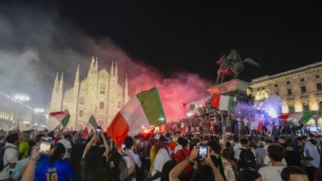 Euro 2020: “Κάηκε” η Ιταλία για την κατάκτηση της κορυφής! Πανηγυρισμοί σε Μιλάνο, Ρώμη και άλλες πόλεις