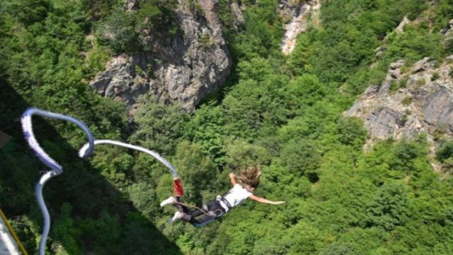 Φρικτός θάνατος 25χρονης: Πήδηξε στο bungee jumping χωρίς να έχει δεθεί – Πέθανε στον αέρα από ανακοπή
