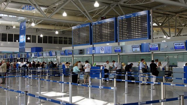 Βρετανία – Tουρισμός: Τριπλασιάστηκαν οι κρατήσεις για Ελλάδα
