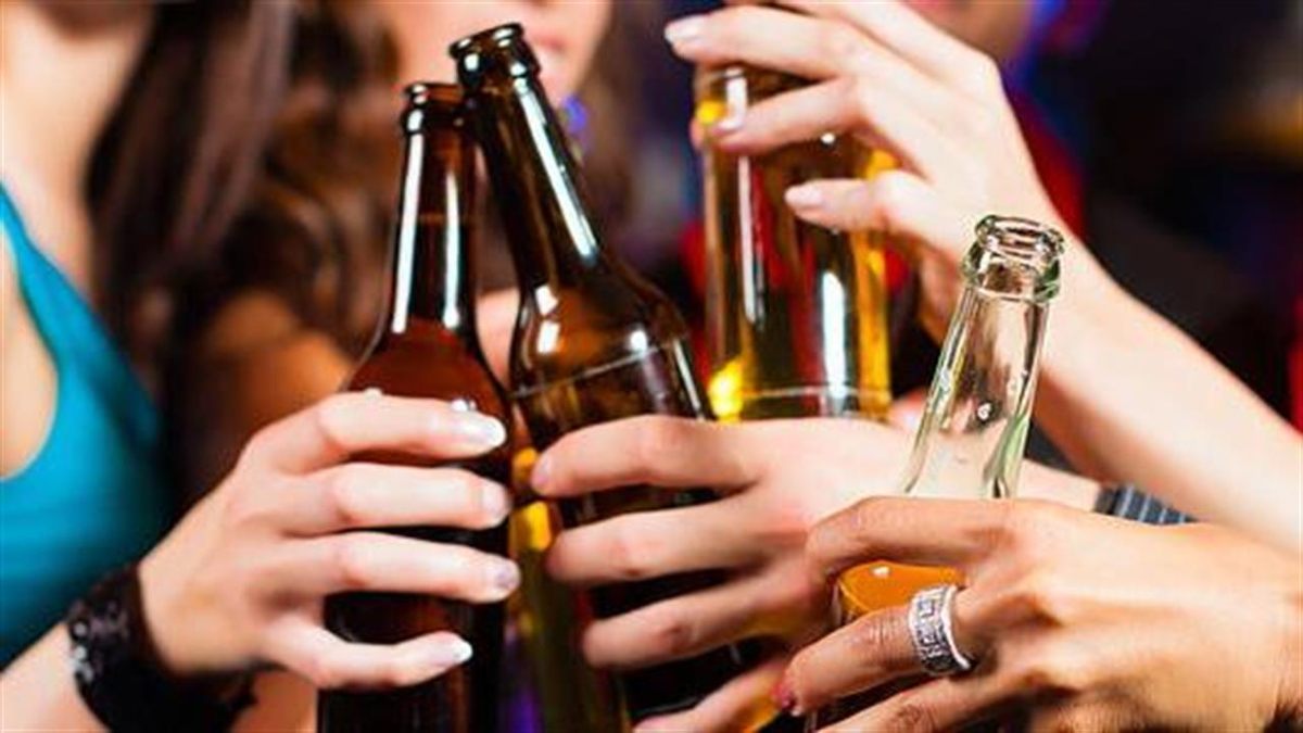 Στο νοσοκομείο 13χρονος από υπερβολική κατανάλωση αλκοόλ