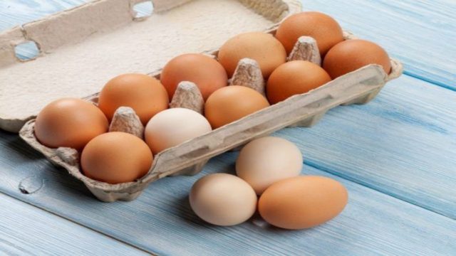 Ανάκληση χιλιάδων κοτόπουλων και «βιολογικών» αυγών