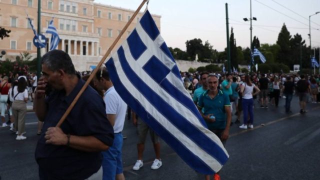 Κίνδυνος οι ανεμβολίαστοι: Είναι 3 εκατομμύρια και καθυστερούν το τέλος της πανδημίας
