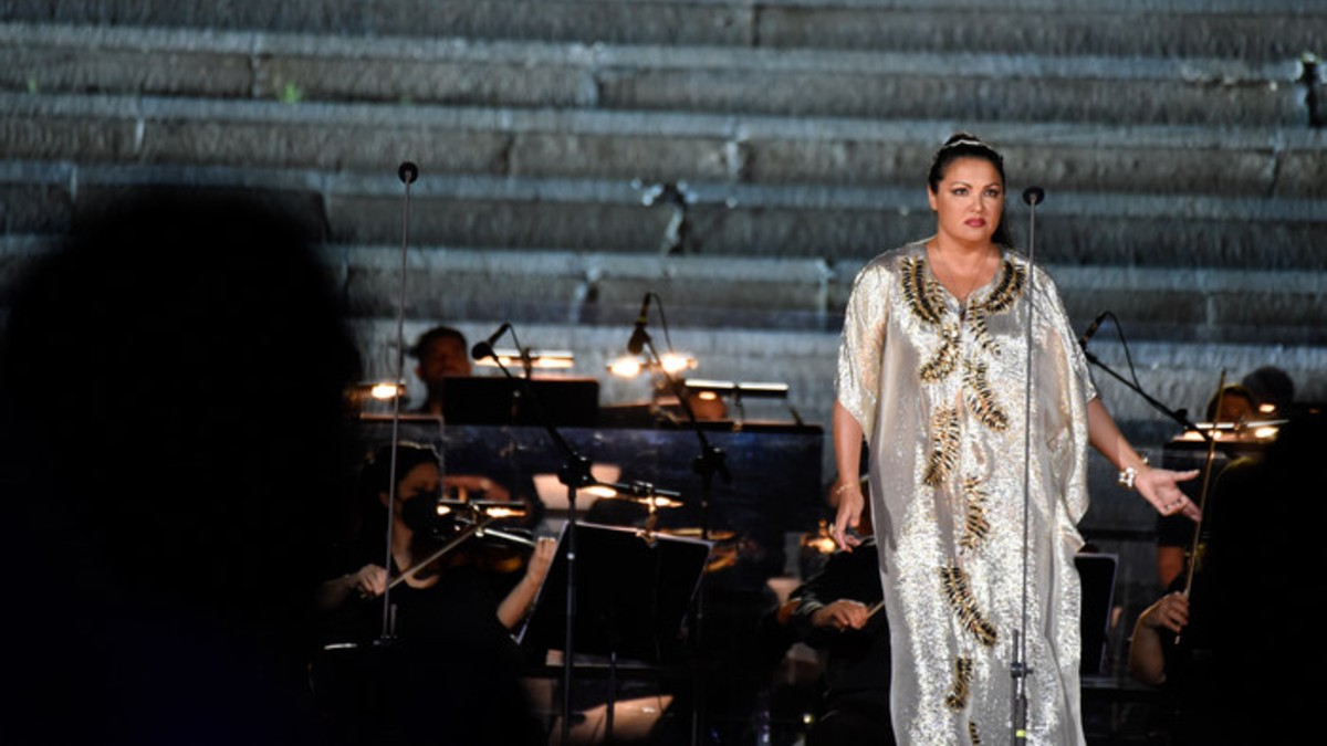 Η κορυφαία σοπράνο Anna Netrebko μάγεψε με τη φωνή της στο Καλλιμάρμαρο