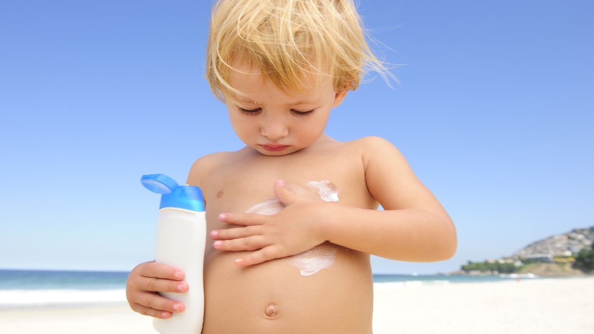 Η Johnson & Johnson ανακαλεί αντηλιακά – Εντοπίστηκε καρκινογόνο χημικό