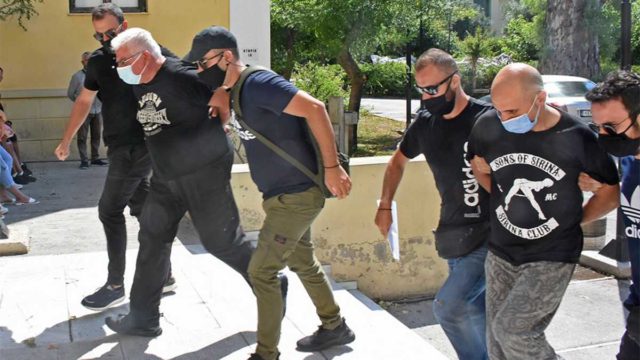 Απίστευτο: Ο αστυνομικός-κτήνος της Ηλιούπολης απειλούσε τους συναδέλφους του σε ΕΔΕ!