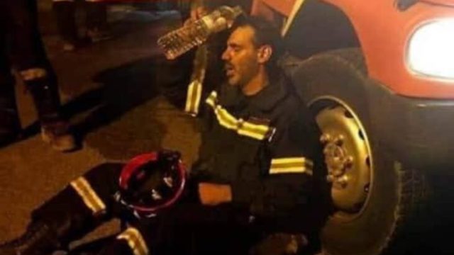 Πυροσβέστες στη Δυτική Αττική: Τι απαντά το υπουργείο για τρόφιμα και νερό