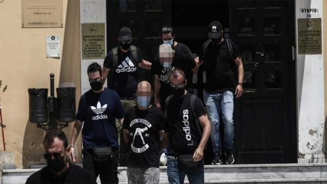 Ηλιούπολη: «Το παιδί ζούσε μέσα στα ναρκωτικά και την κακοποίηση» – Σοκάρουν οι καταγγελίες της δικηγόρου της πρώην συντρόφου του 39χρονου αστυνομικού