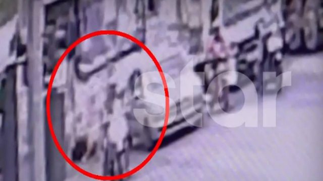 Η ανευθυνότητα των Ελλήνων μέσα από μια τραγωδία – Χαλασμένο φανάρι και ΙΧ σταματημένα πάνω στην διάβαση πεζών!