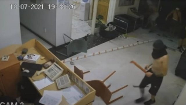 Βίντεο ντοκουμέντο από Κύπρο: Η στιγμή της επίθεσης στο συγκρότημα ΔΙΑΣ και τον τηλεοπτικό σταθμό ΣΙΓΜΑ