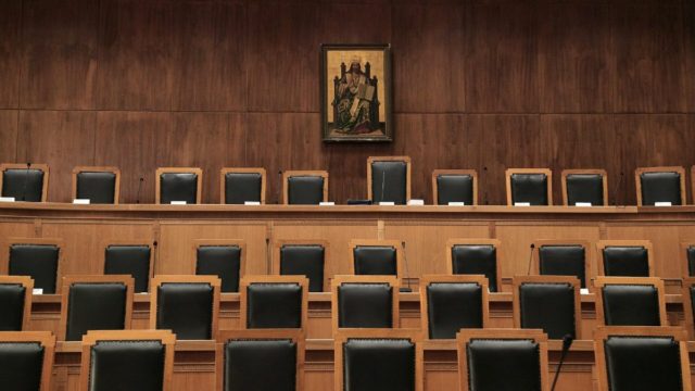 Θεσσαλονίκη: Δις ισόβια σε 45χρονο που έκαψε τους γονείς του μέσα στο σπίτι τους