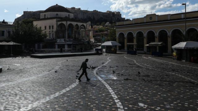Επιστρέφει ο εφιάλτης: Είμαστε στην αρχή του 4ου κύματος – Πάνω από 1.000 κρούσματα την ημέρα τον Αύγουστο