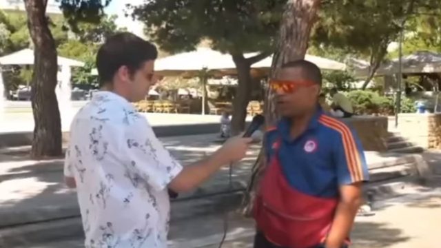 “Δεν εμβολιάζομαι γιατί σε κάνουν ζόμπι, σαπίζεις και πεθαίνεις σε 2 μέρες”
