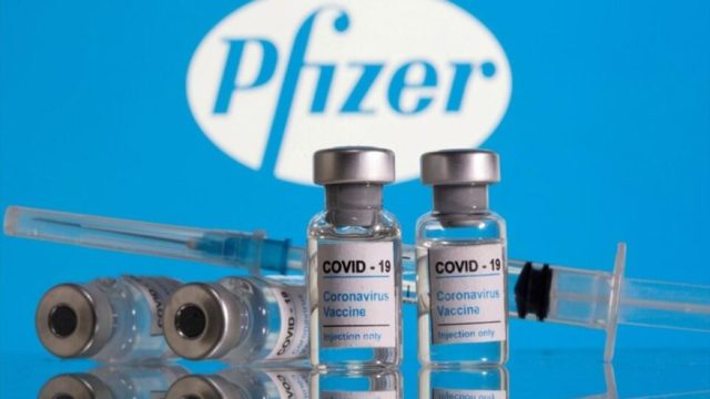 Εμβόλιο Pfizer: Τρίτη δόση αλλά και νέο εμβόλιο κατά της μετάλλαξης Δέλτα – Τι ισχύει με την ανάμειξη εμβολίων