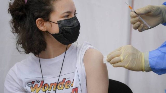 Εμβολιασμοί – Έφηβοι: Ανοίγει σήμερα η πλατφόρμα για ραντεβού