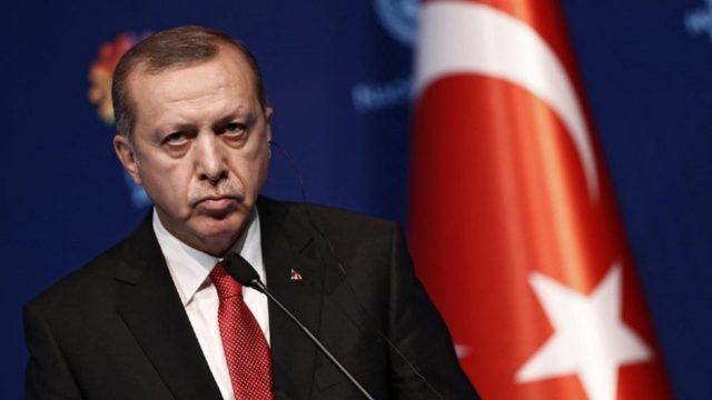 Κύπρος: Έφτασε στο παράνομο αεροδρόμιο της Τύμπου στα Κατεχόμενα ο Ερντογάν