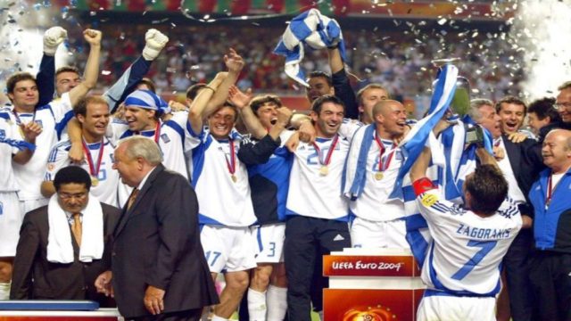 Σαν σήμερα η Ελλάδα κατακτά το Euro 2004 – 17 χρόνια από το έπος του Ρεχάγκελ