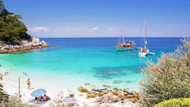 13 Ελληνικά νησιά για διακοπές με 25 ευρώ την ημέρα!