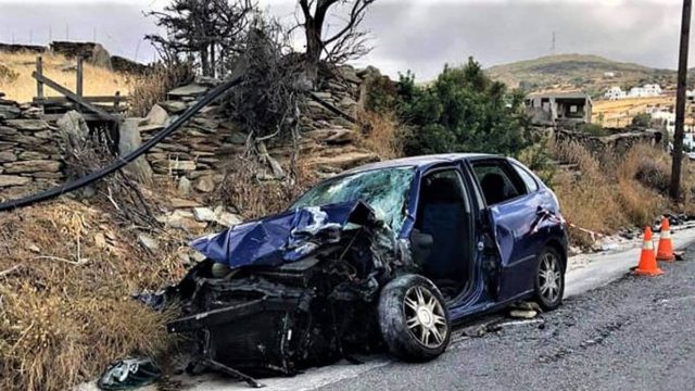 Σοβαρό τροχαίο στην Άνδρο: Οκτώ τραυματίες, 14χρονος διασωληνωμένος στο Παίδων και 22χρονη στη ΜΕΘ