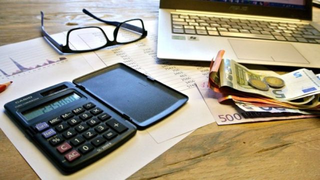 Φορολογικές δηλώσεις 2021: Χαμηλή παραμένει η ροή υποβολής τους – Θα δοθεί παράταση – Οι απαλλαγές από τα τεκμήρια διαβίωσης
